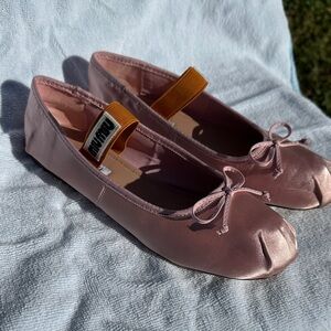 Miu Miu Pink Satin ballet Flats with Bow and Strap